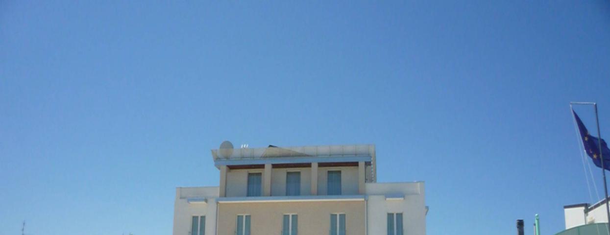 albergoaquila en Rooms-on-the-top-floor-with-sea-view 002